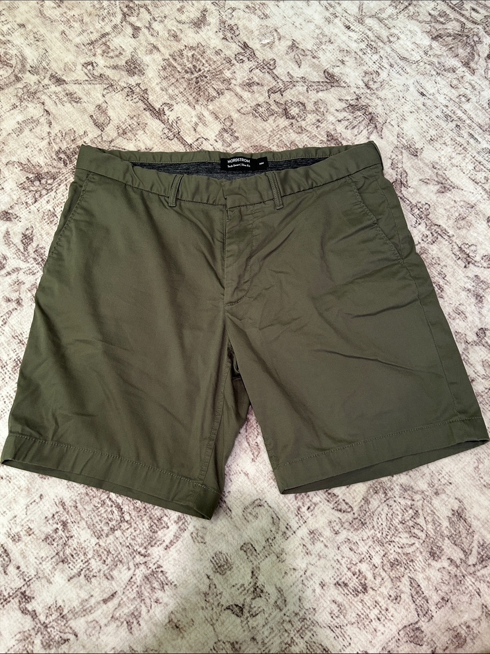 Nordstrom Men's Olive Green Flat-Front Casual Shorts